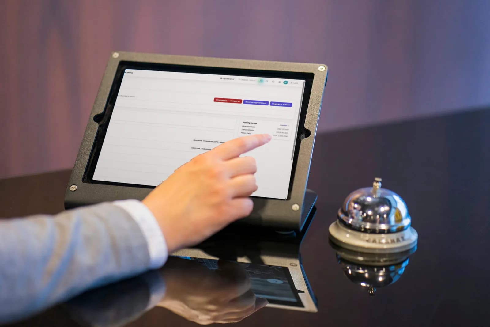 Check-in at the hospital front desk